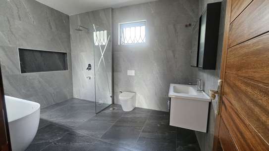 5 Bed House with En Suite in Loresho image 7