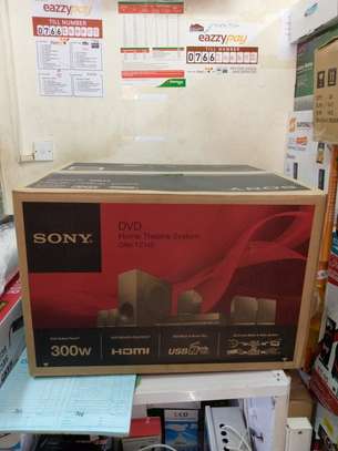 Sony DAV-TZ140 5.1ch 300 Watts  DVD Home Theatre System image 1