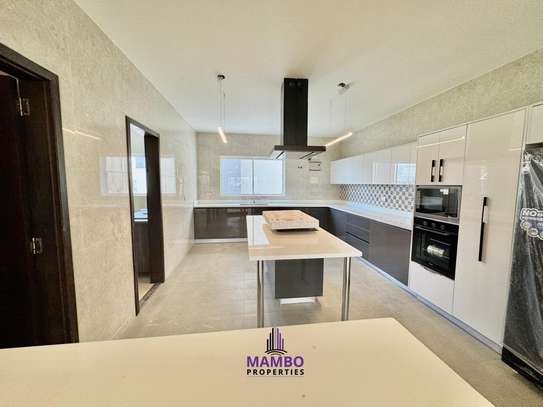 3 Bed Apartment with En Suite at Riverside Drive image 20