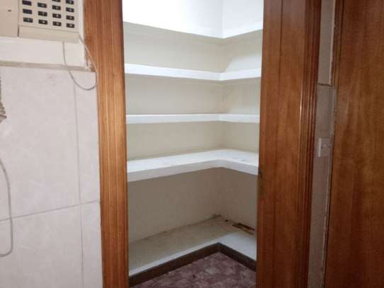4 Bed Apartment with En Suite in Kilimani image 12