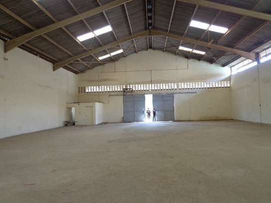 5,000 ft² Warehouse with Aircon in Industrial Area image 20