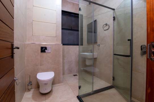 2 Bed Apartment with En Suite in Westlands Area image 7