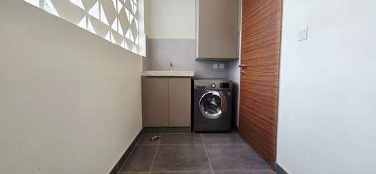 1 Bed Apartment with En Suite in Riverside image 8