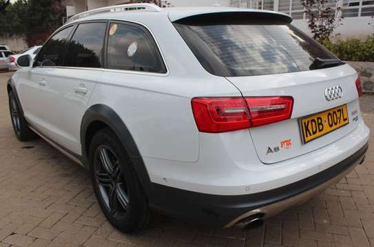Audi A6 All Road Quattro, 2013, 80,000 Kms image 5