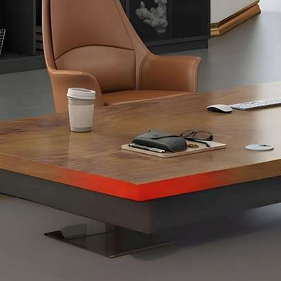 Office Desks: 1600mm Modern Hardwood Office Desk image 6