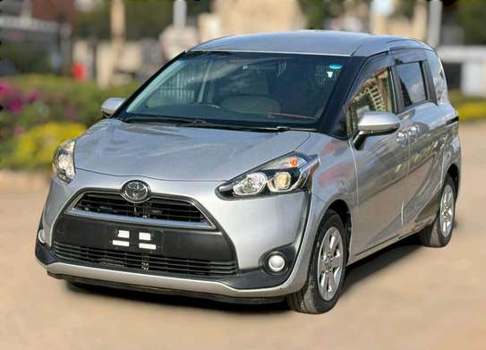 Toyota Sienta Silver color 2017 model fully loaded image 1