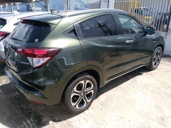 Honda vezzel hybrid jungle green image 4