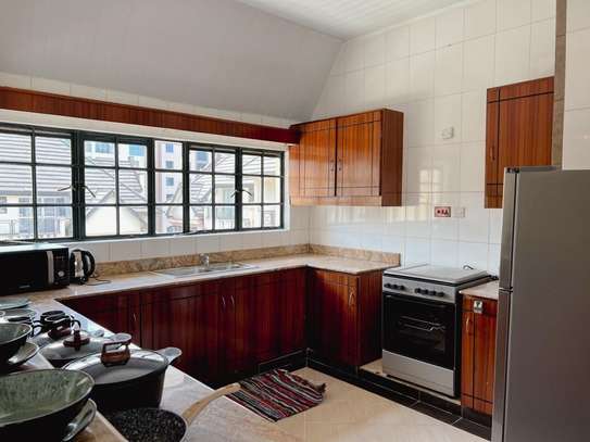 Serviced 2 Bed Apartment with En Suite in Kileleshwa image 9