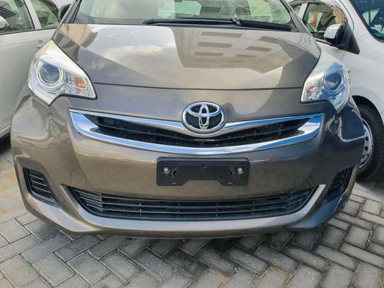 Toyota Ractis image 4
