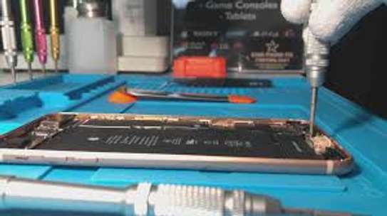 iPhone repair Screen and Battery image 4