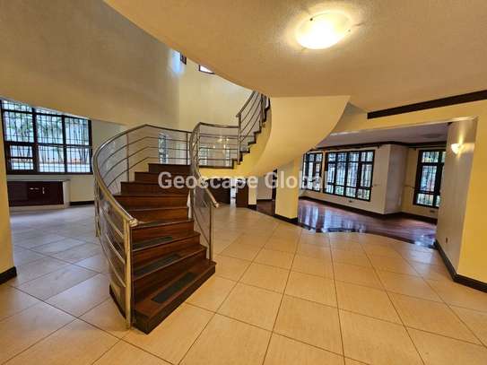 4 Bed House with En Suite in Spring Valley image 6