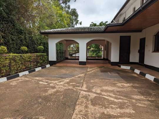 5 Bed House with En Suite at Kitisuru image 4