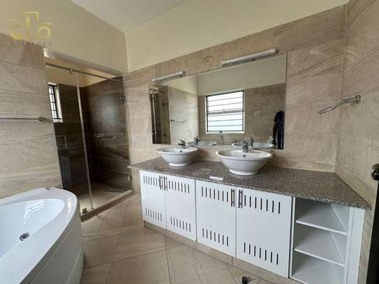 Furnished 3 Bed Apartment with En Suite in Kilimani image 16