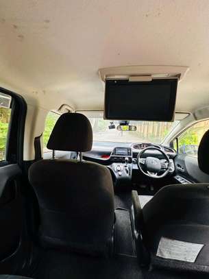 Toyota sienta black image 3
