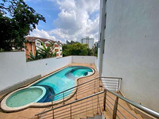 3 Bed Apartment with En Suite in Riverside image 2