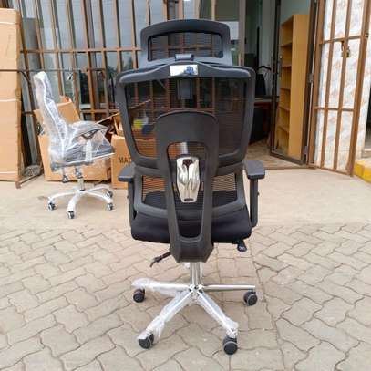 Office desks: Curved 4-seater corner workstation image 13