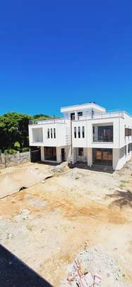 4 Bed Villa with En Suite at Mtwapa Kilifi image 6