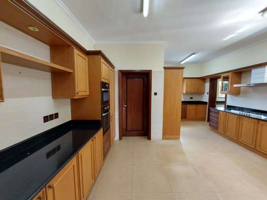 6 Bed House with En Suite at Kinanda Road image 9