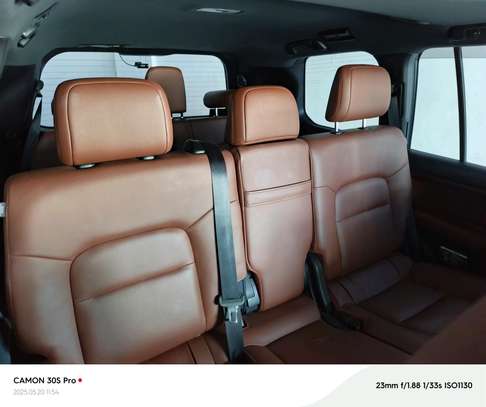 Toyota landcruiser ZX image 5