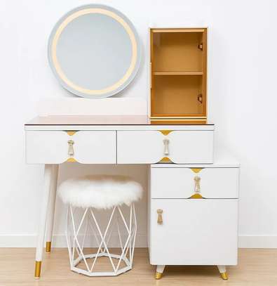Dressing Table:  Elegant Home Dressing Table image 2