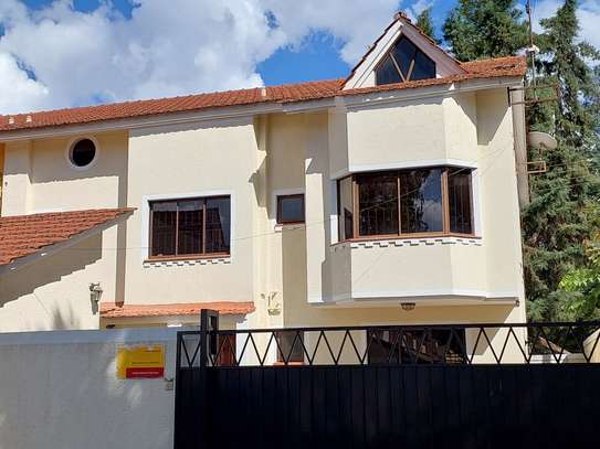 5 Bed Townhouse with En Suite at James Gichuru image 31