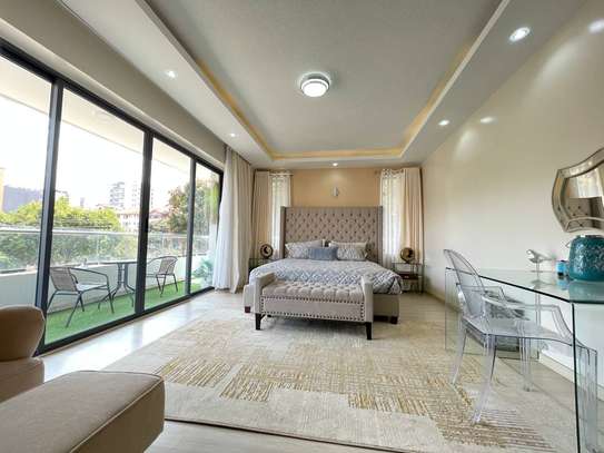 5 Bed Apartment with En Suite in Parklands image 9