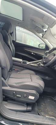 Peugeot 5008 Black 2018 image 3