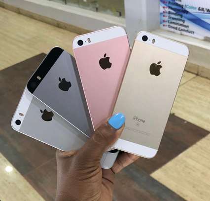 💥 Ex-US iPhone SE in Kisumu @ Kshs. 7,499 image 2