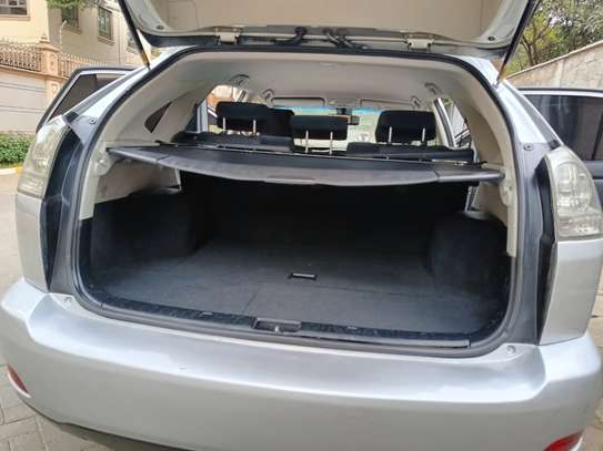 TOYOTA HARRIER IN MINT CONDITION image 4
