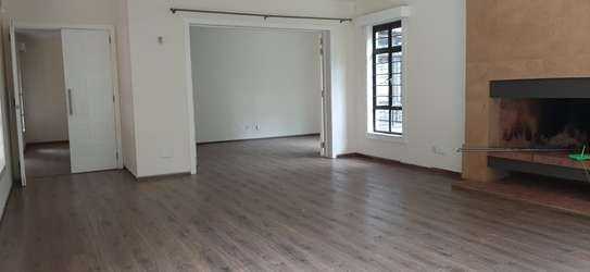 5 Bed Townhouse with En Suite in Rosslyn image 13