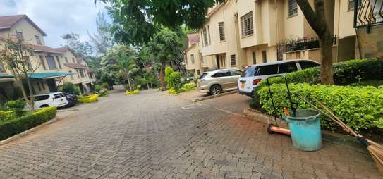 4 Bed Townhouse with En Suite in Westlands Area image 31