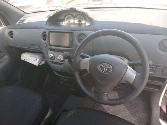 Toyota sienta image 4
