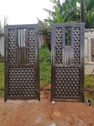 QUALITY MODERN STEEL SINGLE DOOR image 5