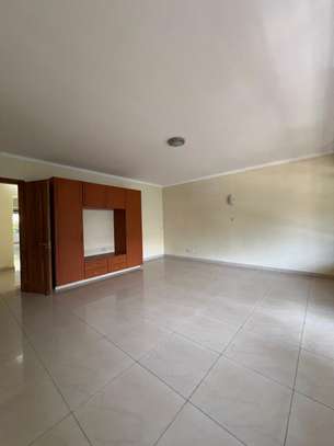 4 Bed Townhouse with En Suite in General Mathenge image 6
