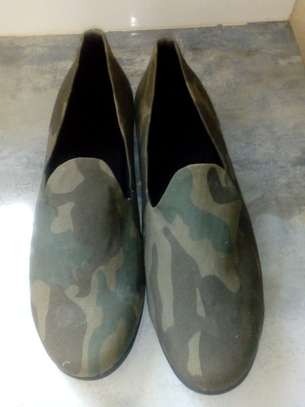 Mens Army print loafers size 44 image 1