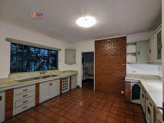 3 Bed Townhouse with En Suite in Rosslyn image 2