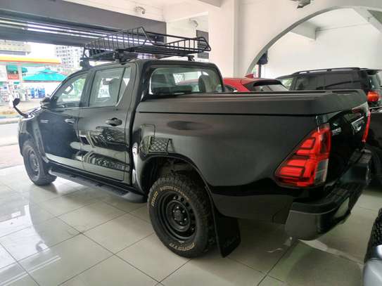 Toyota Hilux TRD 2017 image 6