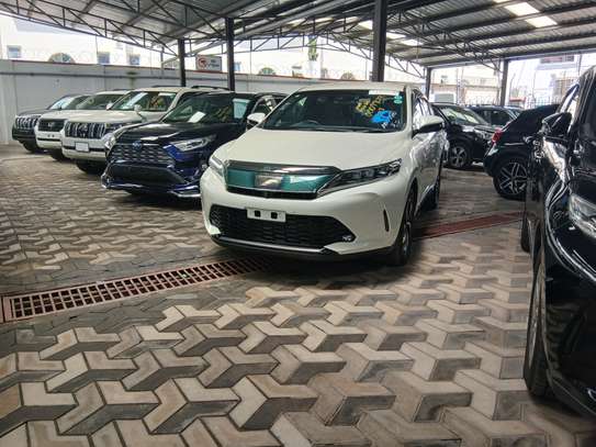 Toyota Harrier white 2019 image 14