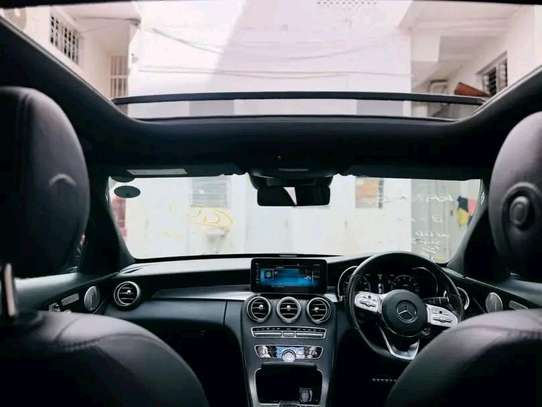 Mercedes Benz C200 image 2