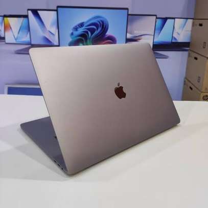 MACBOOK PRO INTEL CORE I7,16GB,256SSD,13.3INCHES image 8