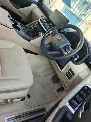 Toyota landcruiser zx 2022 image 8