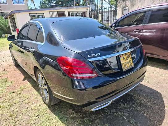Mercedes Benz C200 image 11