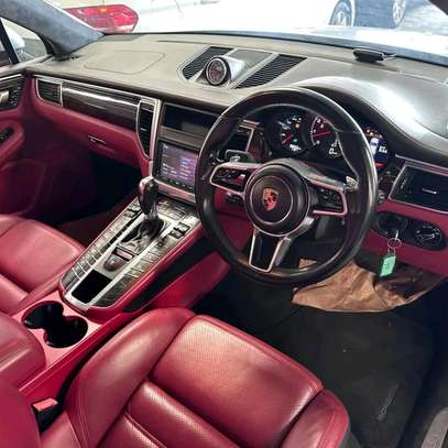 Porsche macan Turbo 2018 sunroof image 4