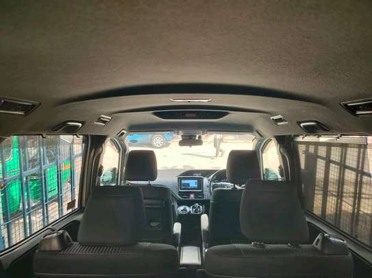 Toyota Noah hybrid white 2WD 2018 image 12