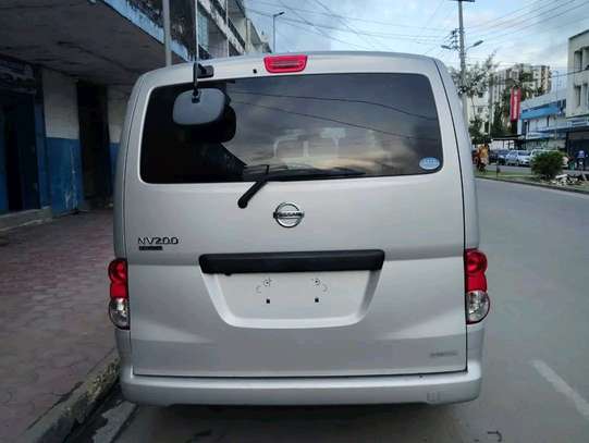 Nissan Nv200 image 8