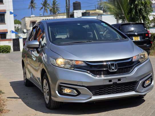 Honda Fit silver 2018 2wd image 4