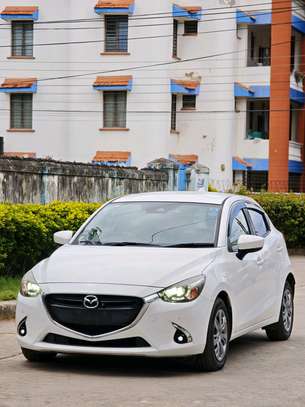 Mazda Demio image 5