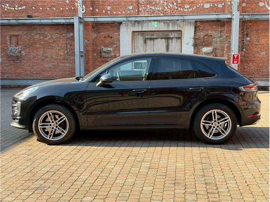2021 PORSCHE MACAN image 8