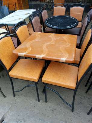 Classic modern 4 seater round dining set image 5