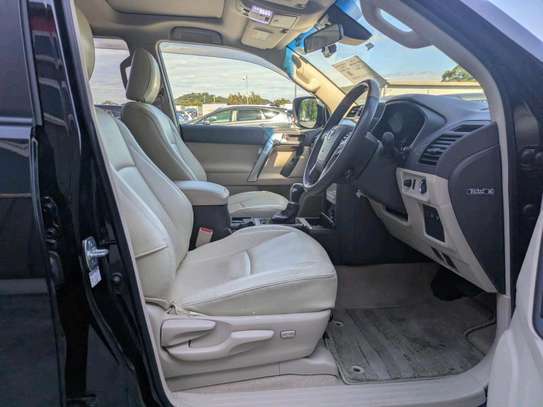 Toyota Landcruiser Prado TX 2019 model image 5
